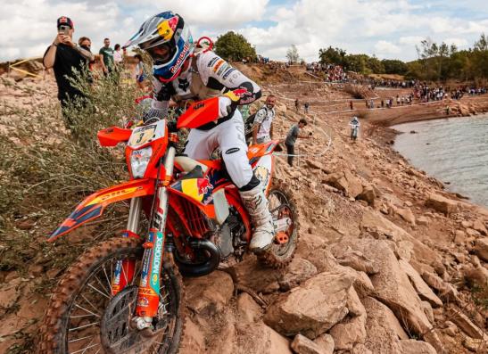 MANUEL LETTENBICHLER CONSERVE LA TÊTE DU CHAMPIONNAT FIM HEWC À L'HIXPANIA HARD ENDURO